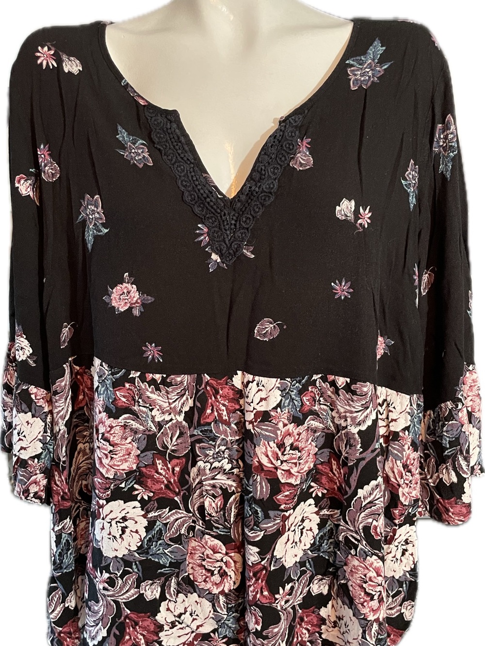 torrid Black Floral V-Neck Lace-Trim Tunic